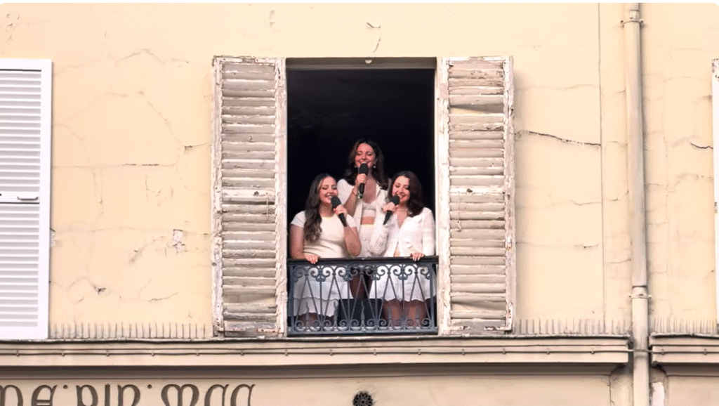 The most INSANE Bohemian Rhapsody Flashmob you will ever see!